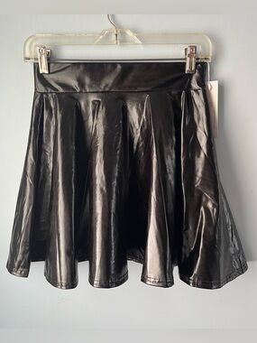 NWT Urban Coco Black Faux Leather Shiny Flared Mini Skirt Size S